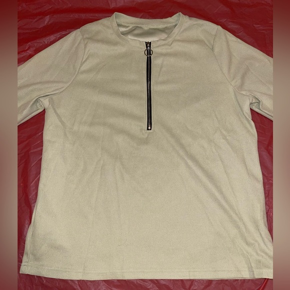 light green xl shirt with quarter zip - Picture 2 of 5